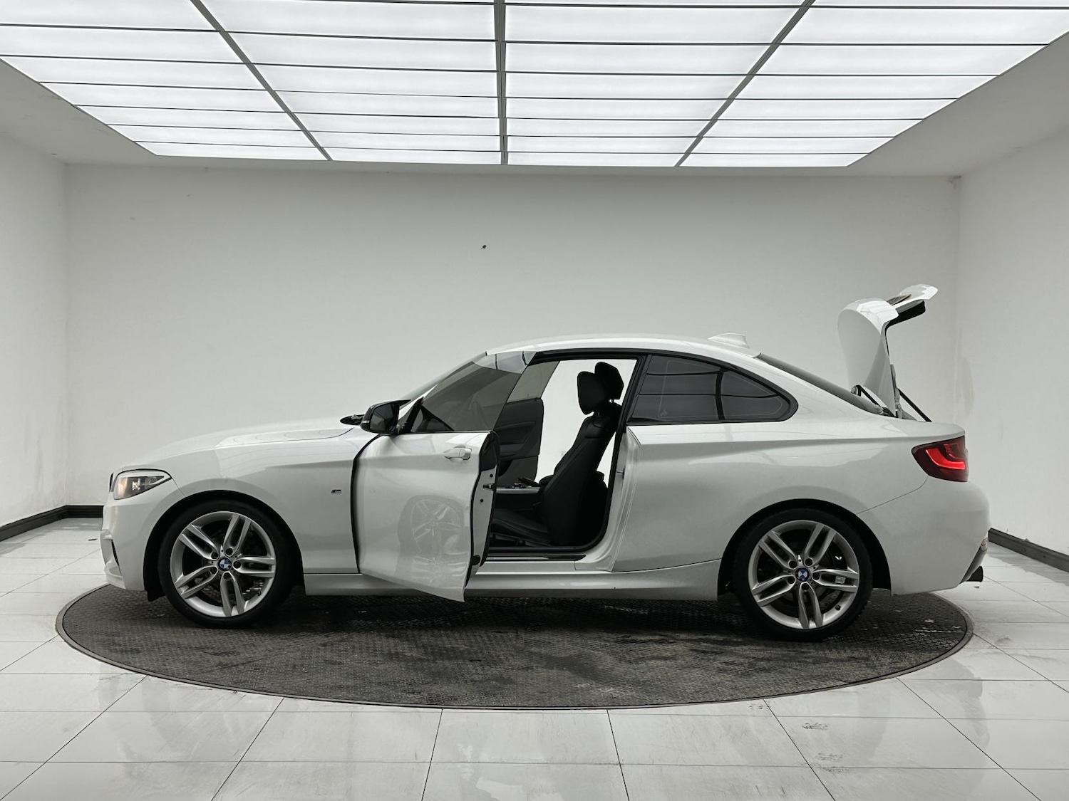 Used BMW 2 Series 2015 for sale - 77342970: Photo 10