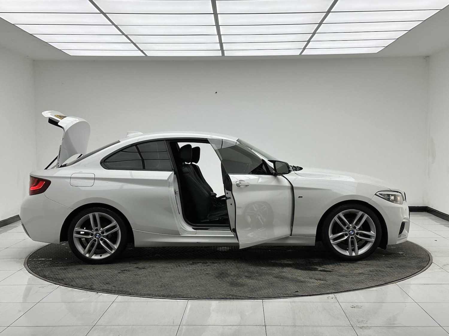 Used BMW 2 Series 2015 for sale - 77342970: Photo 13