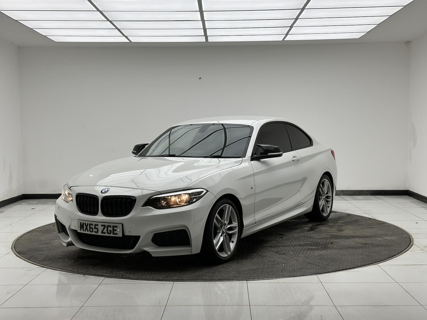 Used BMW 2 Series 2015 for sale - 77342970: Photo 2