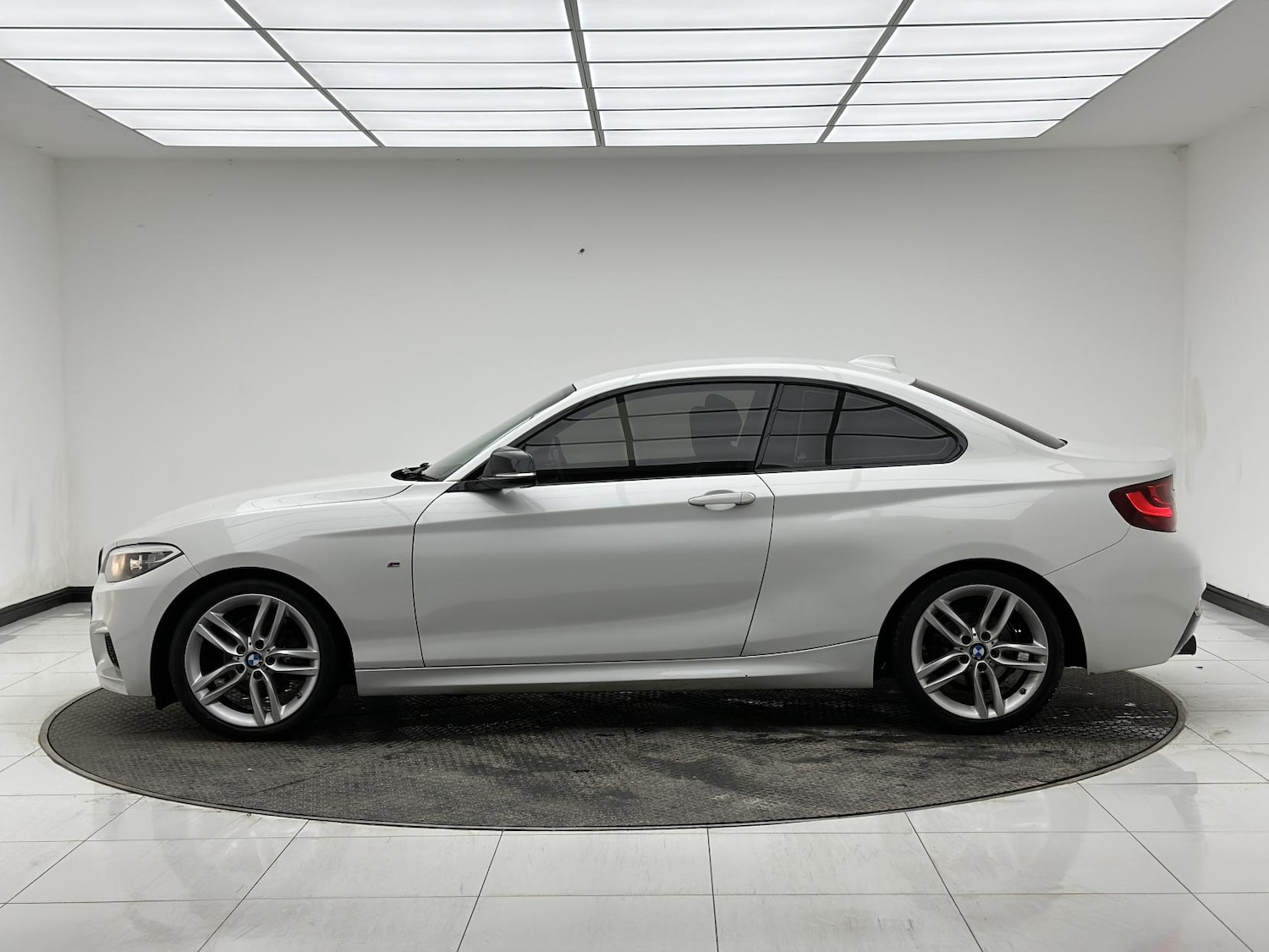 Used BMW 2 Series 2015 for sale - 77342970: Photo 3