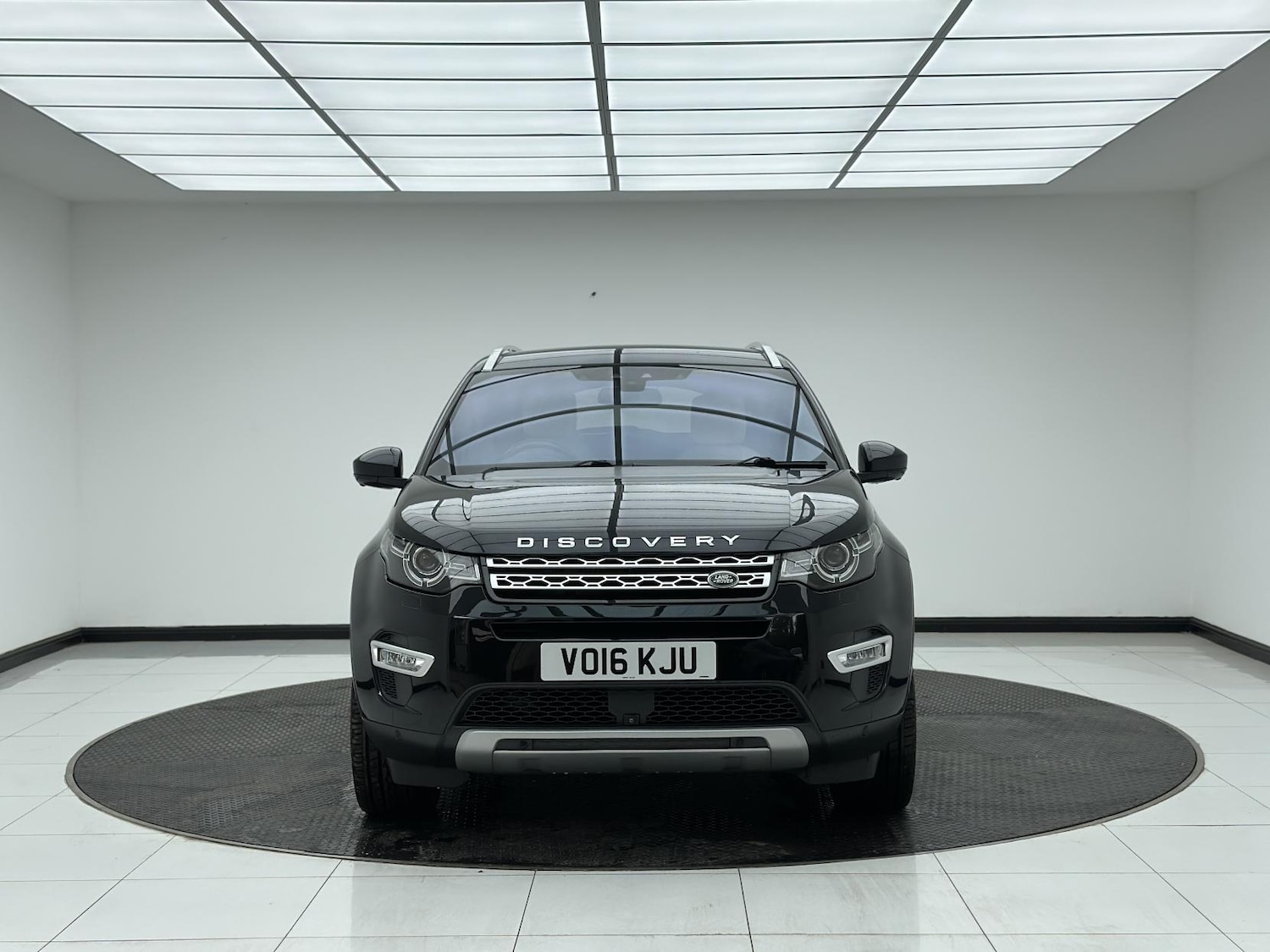 Used Land Rover Discovery Sport 2016 for sale - 77045548: Photo 2