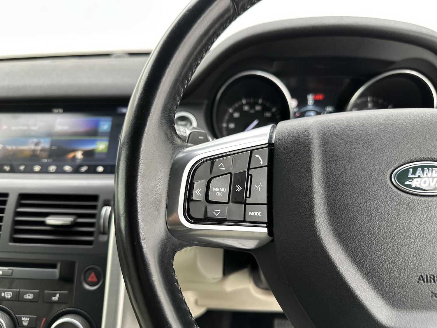 Used Land Rover Discovery Sport 2016 for sale - 77045548: Photo 24