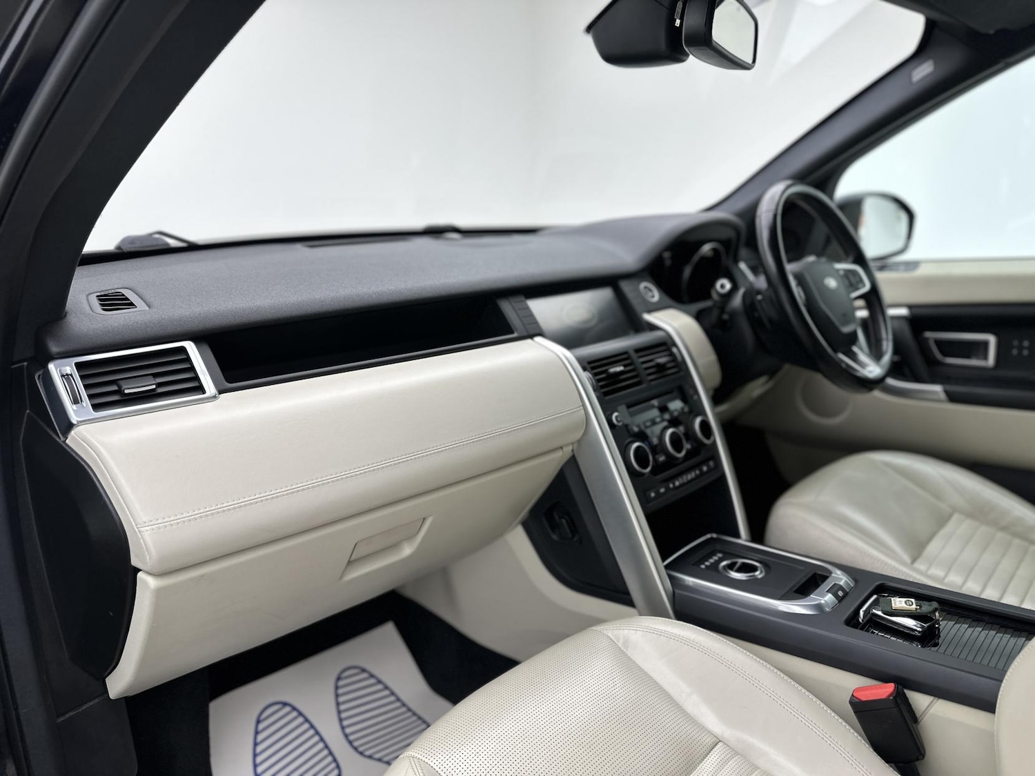 Used Land Rover Discovery Sport 2016 for sale - 77045548: Photo 35