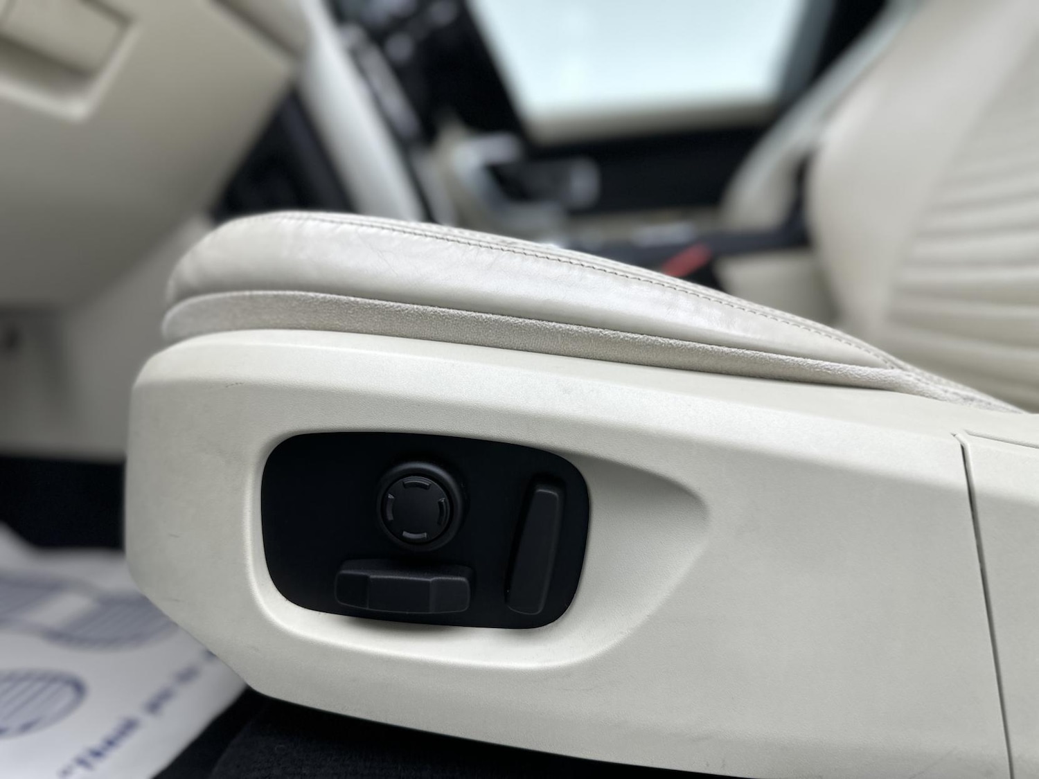 Used Land Rover Discovery Sport 2016 for sale - 77045548: Photo 44