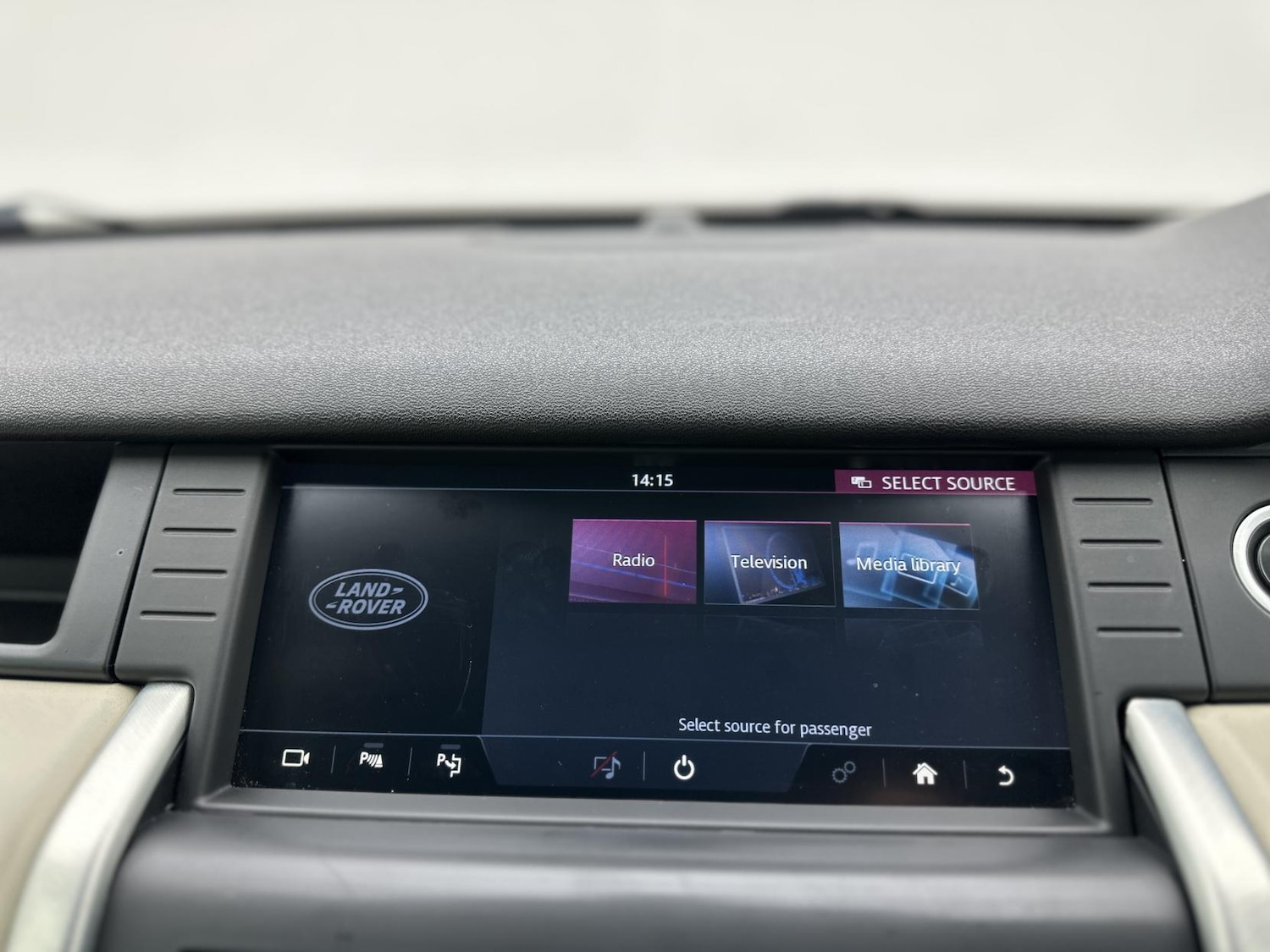 Used Land Rover Discovery Sport 2016 for sale - 77045548: Photo 49