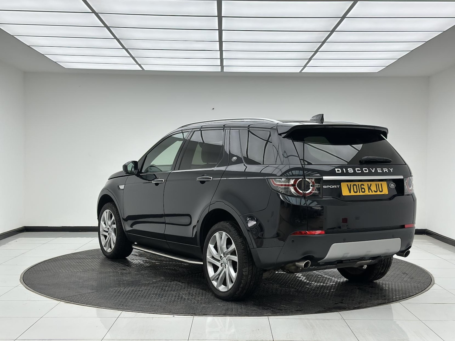 Used Land Rover Discovery Sport 2016 for sale - 77045548: Photo 5