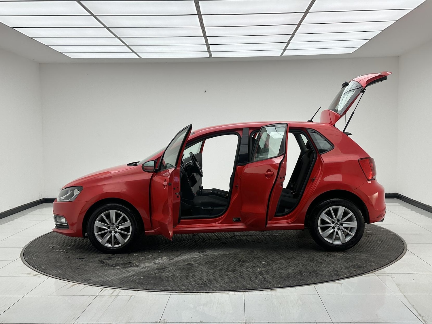 Used Volkswagen Polo 2014 for sale - 77127774: Photo 11