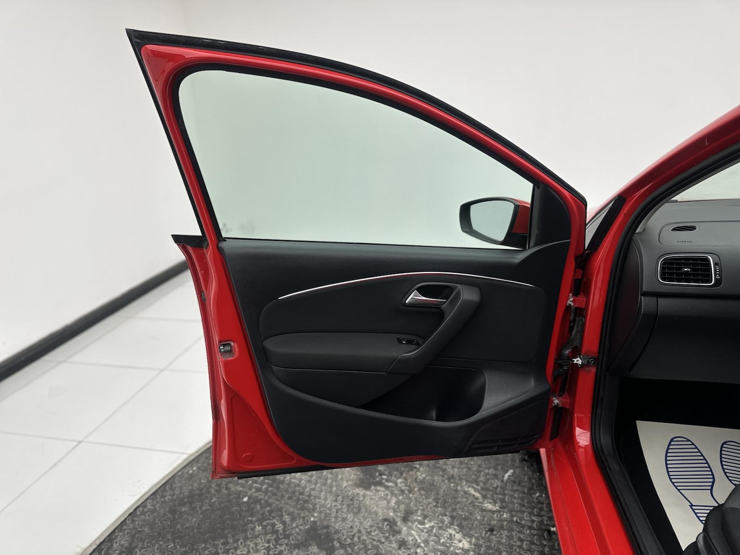 Used Volkswagen Polo 2014 for sale - 77127774: Photo 33