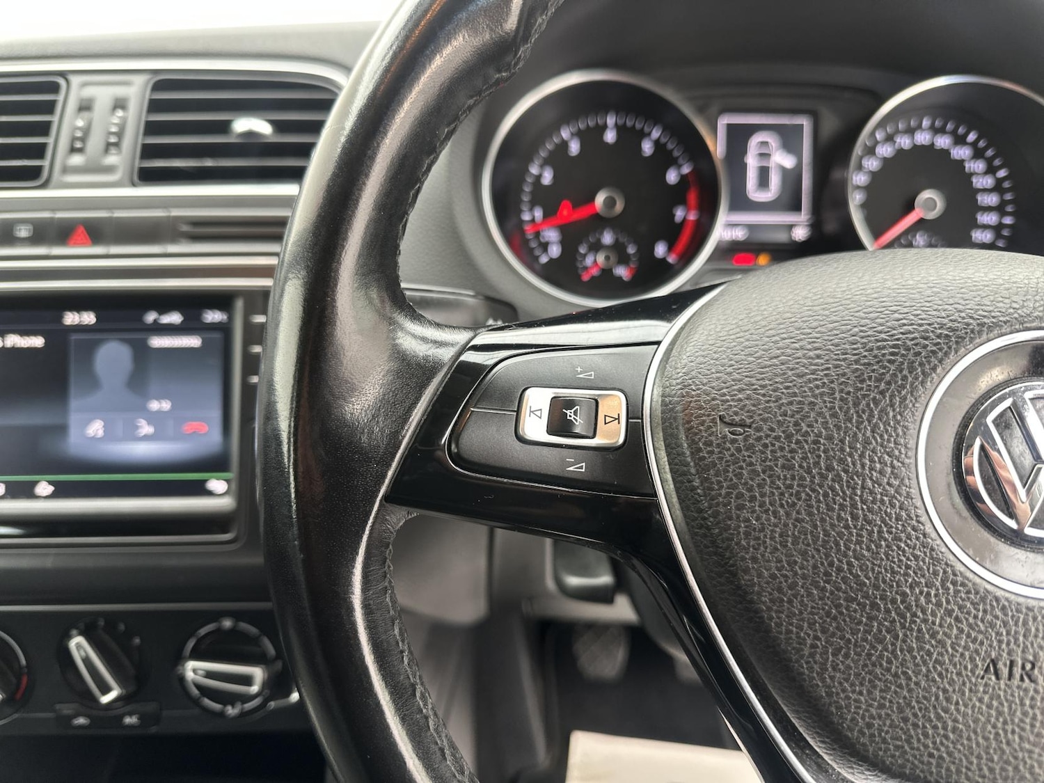 Used Volkswagen Polo 2014 for sale - 77127774: Photo 37