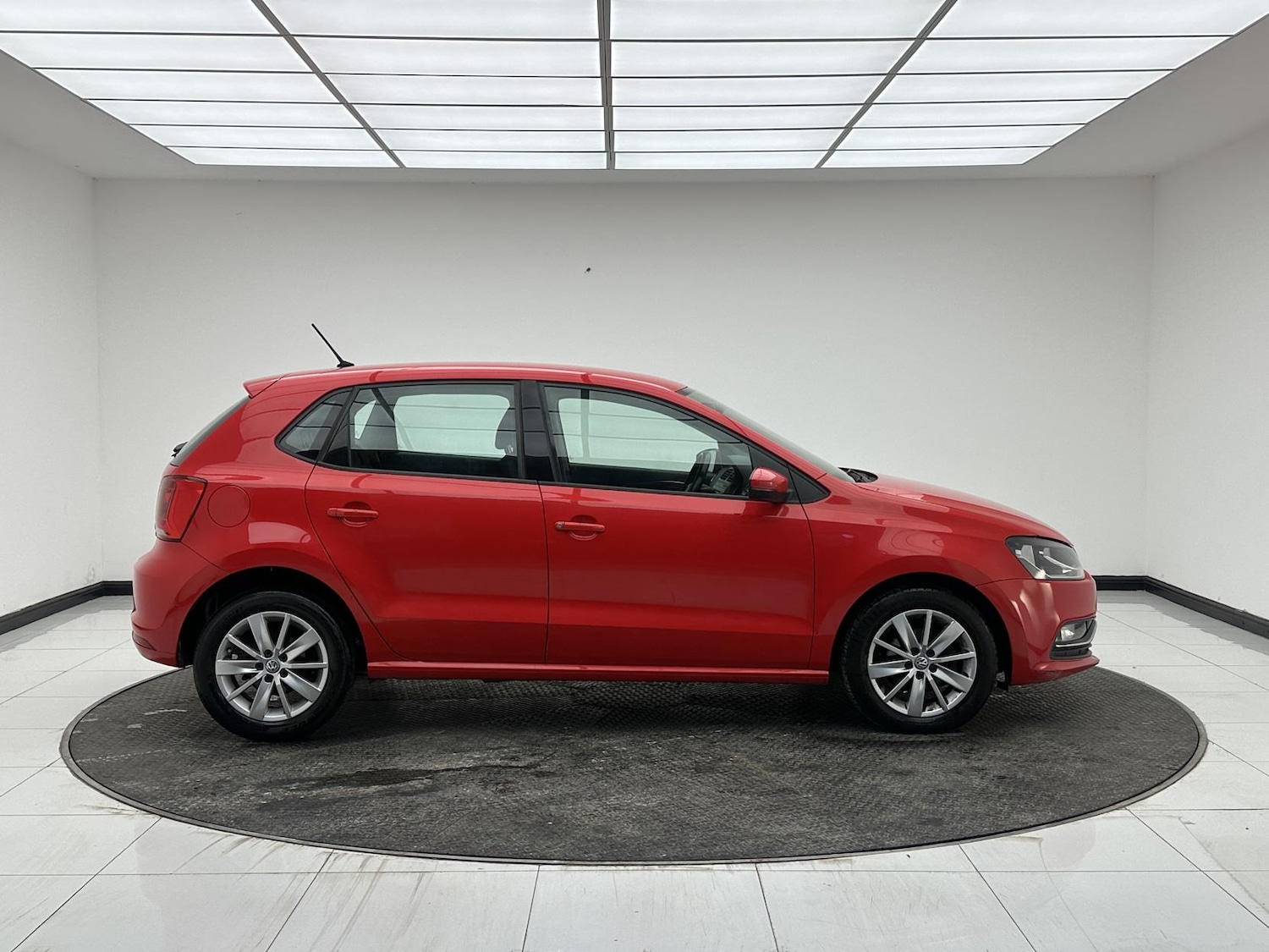 Used Volkswagen Polo 2014 for sale - 77127774: Photo 9