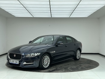 Used Jaguar XE 2018 for sale - 79074241: Photo