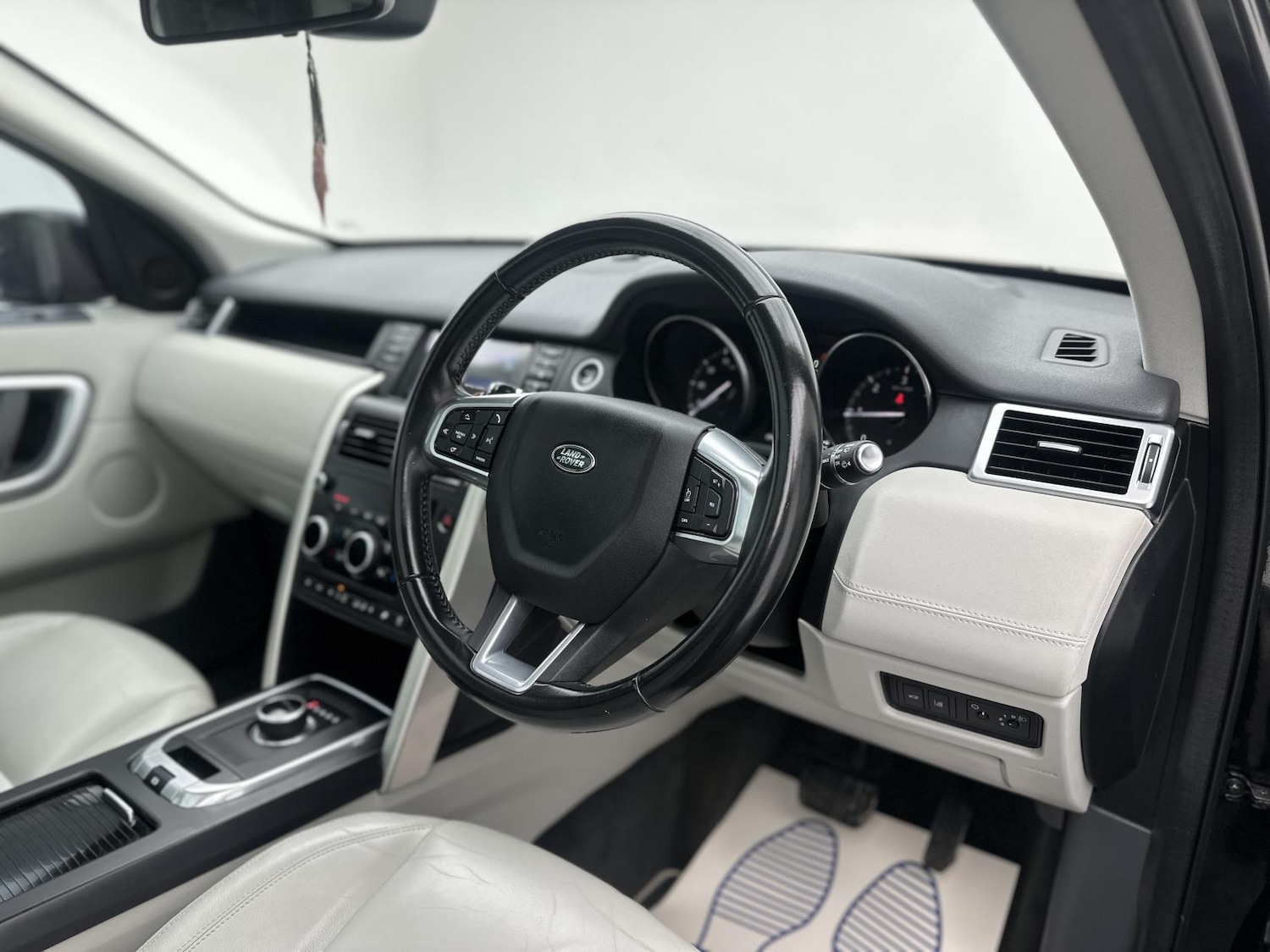 Used Land Rover Discovery Sport 2017 for sale - 77277675: Photo 14