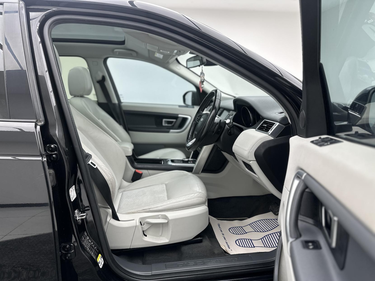 Used Land Rover Discovery Sport 2017 for sale - 77277675: Photo 15