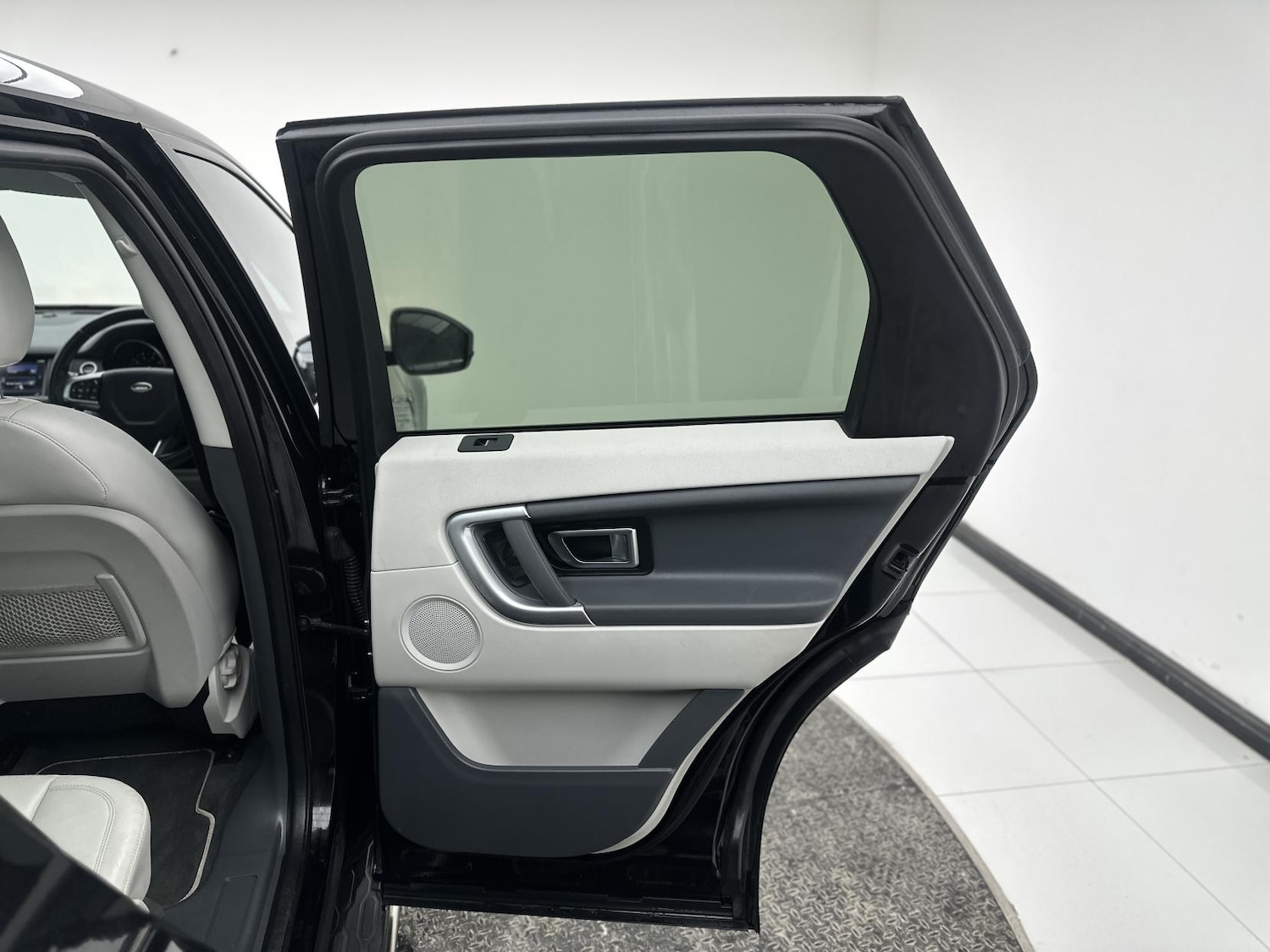 Used Land Rover Discovery Sport 2017 for sale - 77277675: Photo 19