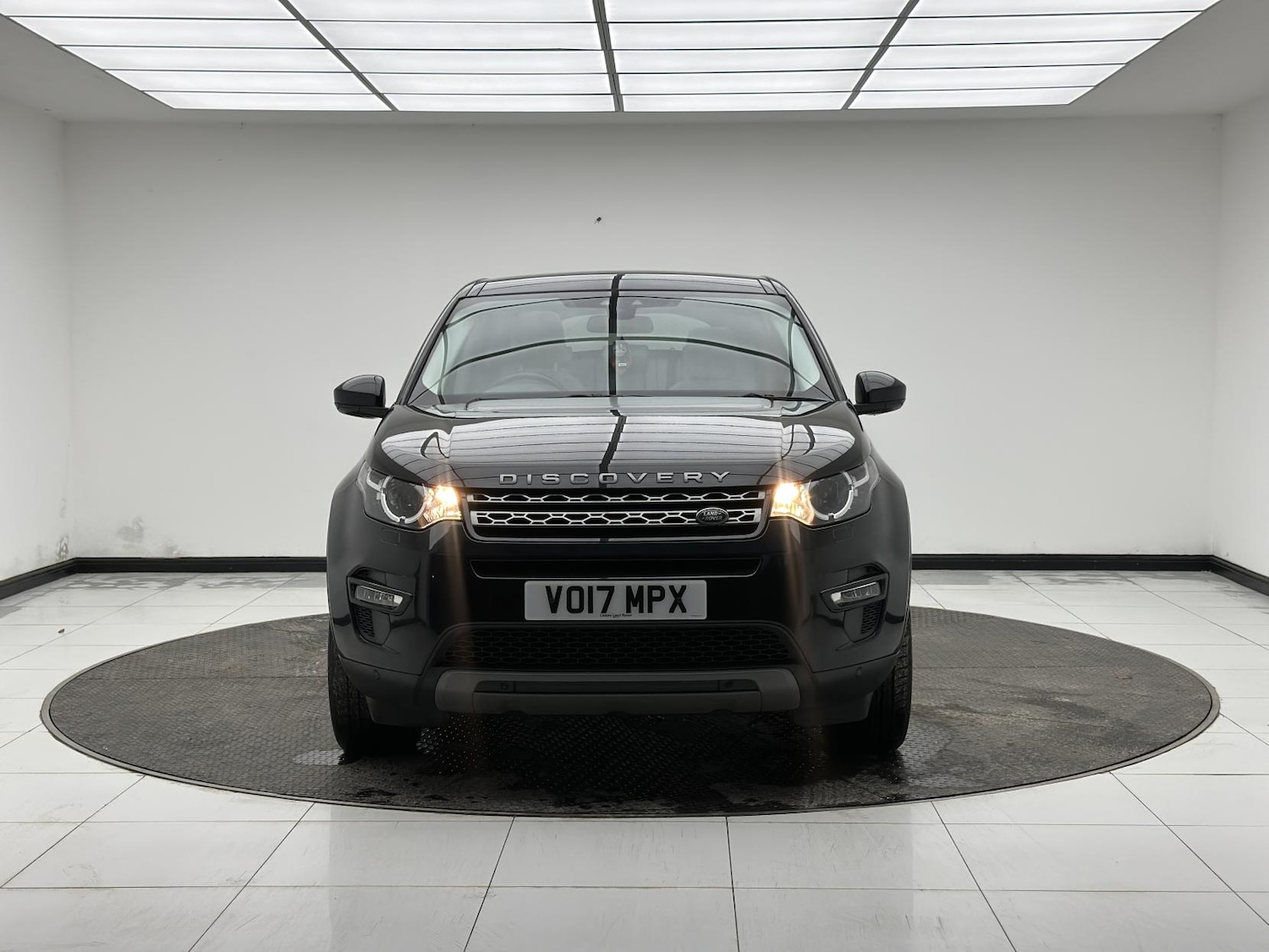 Used Land Rover Discovery Sport 2017 for sale - 77277675: Photo 2