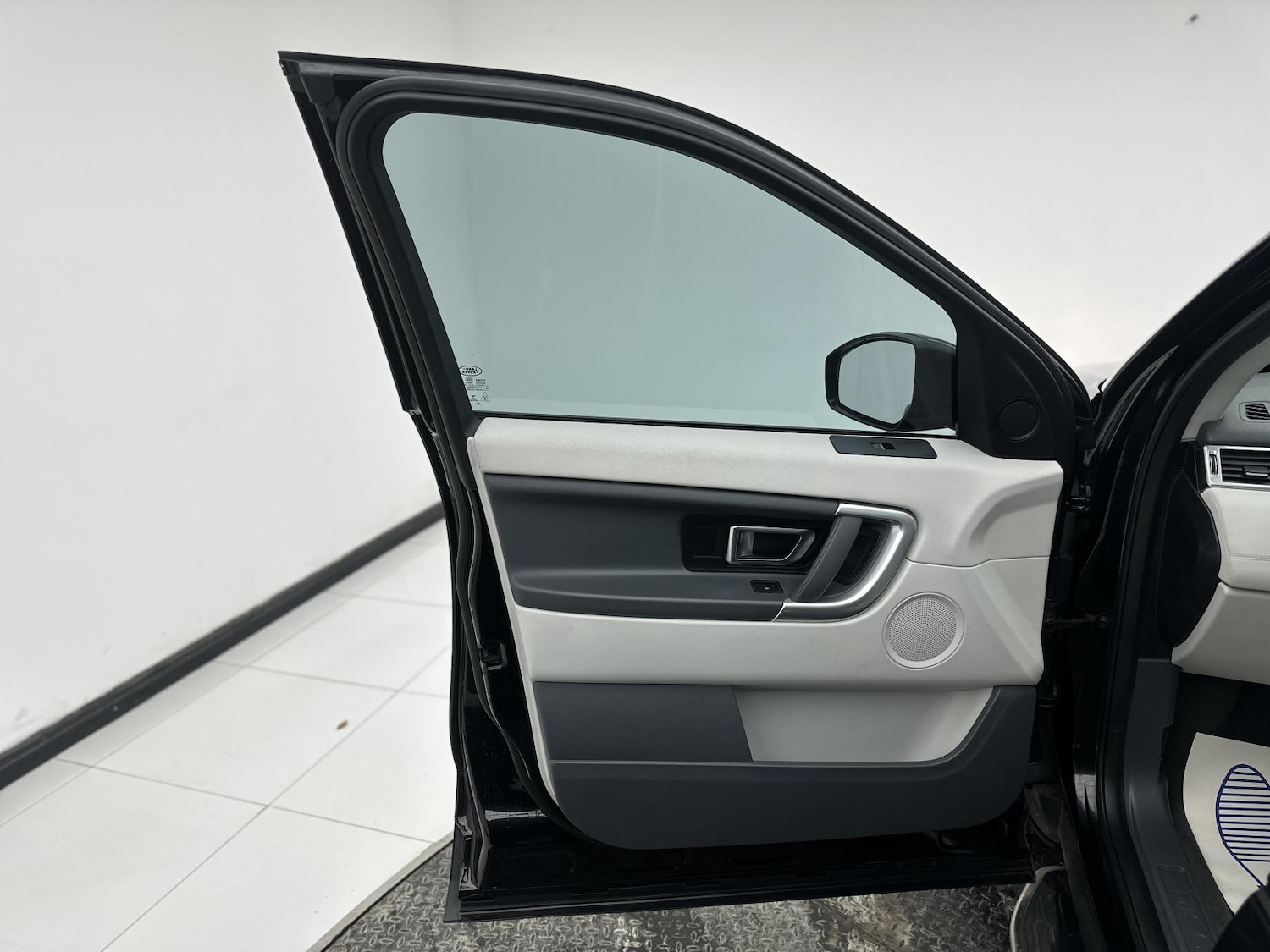 Used Land Rover Discovery Sport 2017 for sale - 77277675: Photo 27