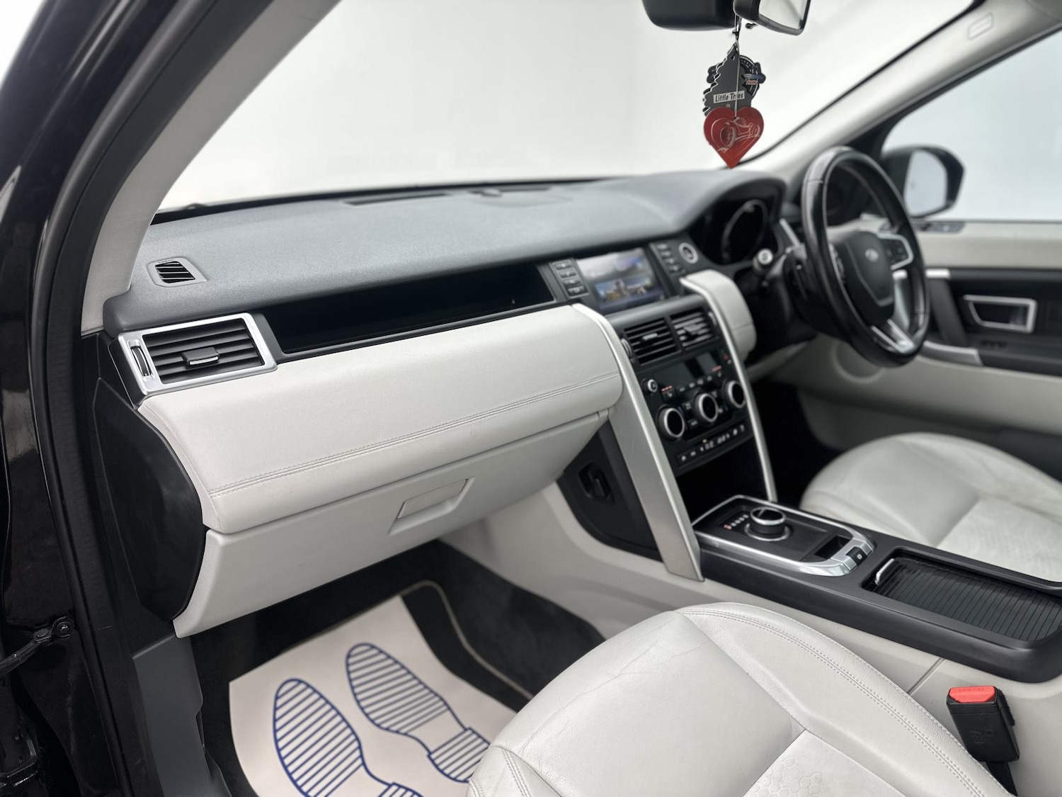 Used Land Rover Discovery Sport 2017 for sale - 77277675: Photo 28