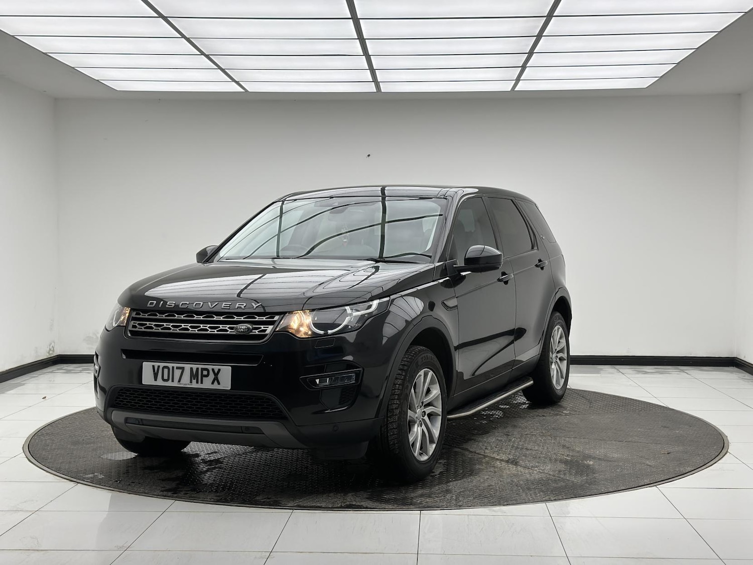 Used Land Rover Discovery Sport 2017 for sale - 77277675: Photo 3