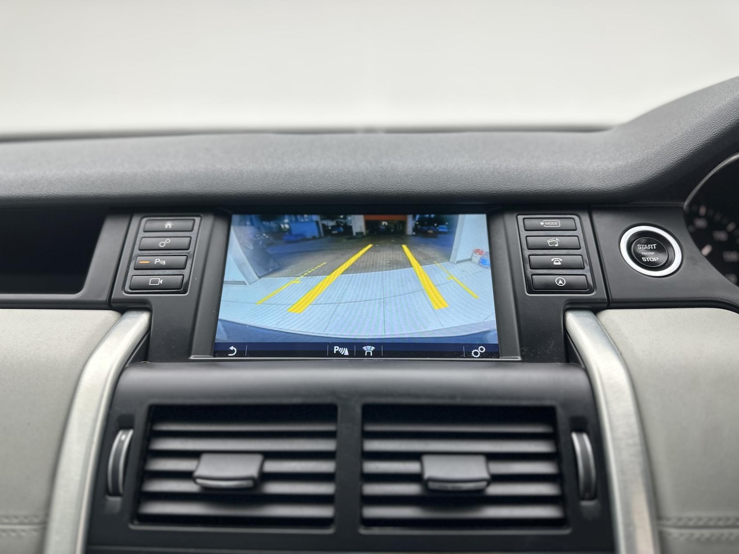 Used Land Rover Discovery Sport 2017 for sale - 77277675: Photo 36