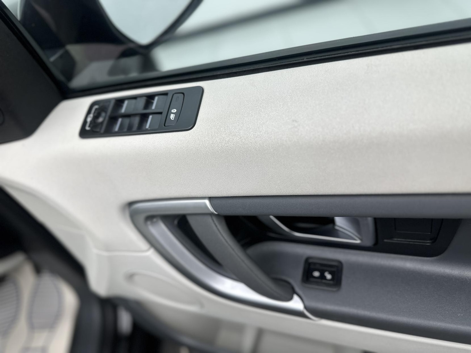 Used Land Rover Discovery Sport 2017 for sale - 77277675: Photo 43