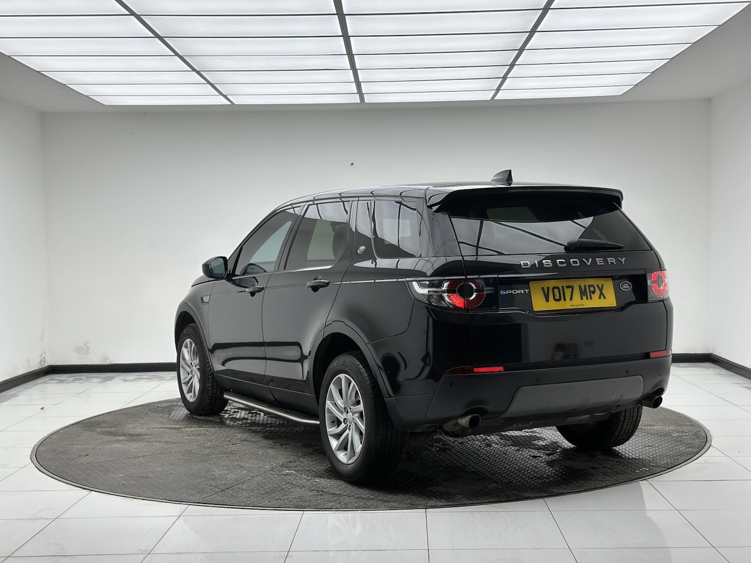 Used Land Rover Discovery Sport 2017 for sale - 77277675: Photo 5