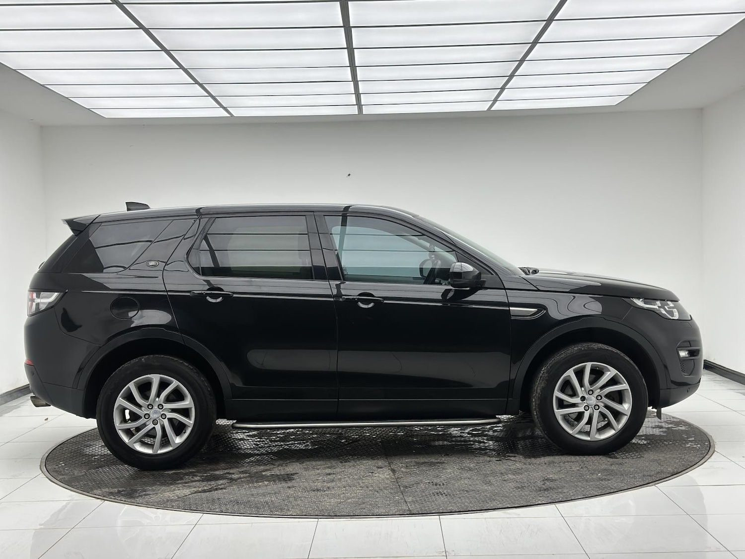 Used Land Rover Discovery Sport 2017 for sale - 77277675: Photo 9