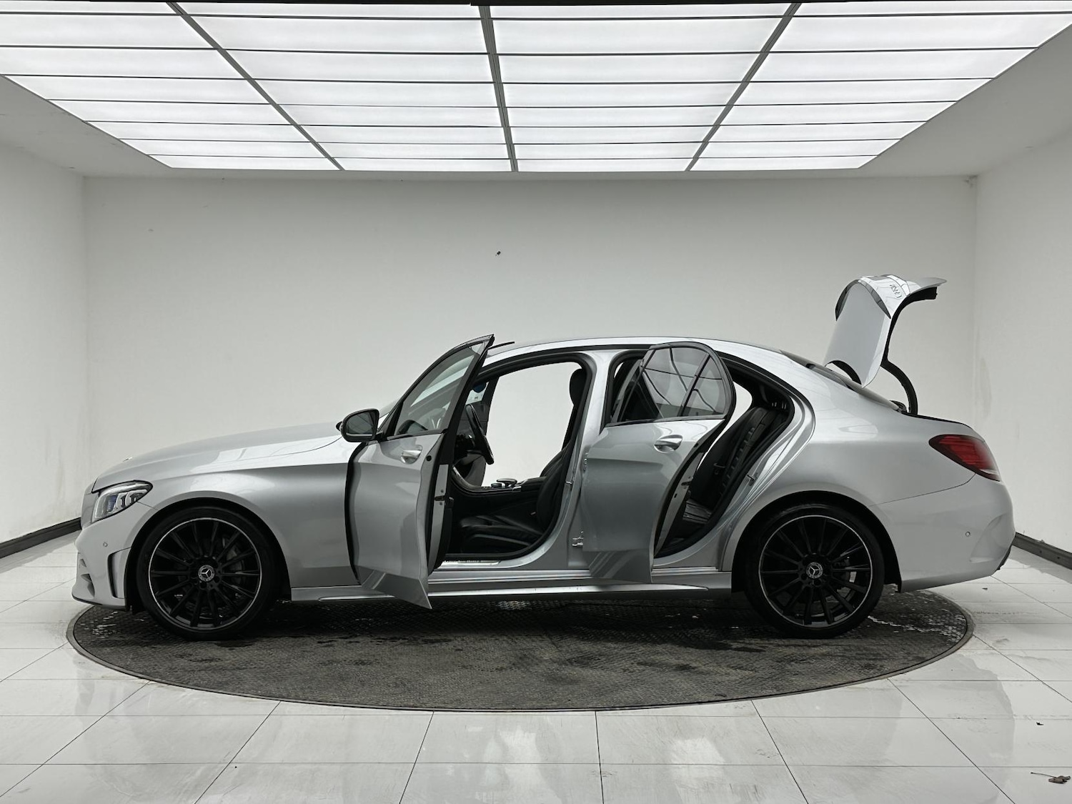 Used Mercedes-Benz C Class 2020 for sale - 77385618: Photo 11