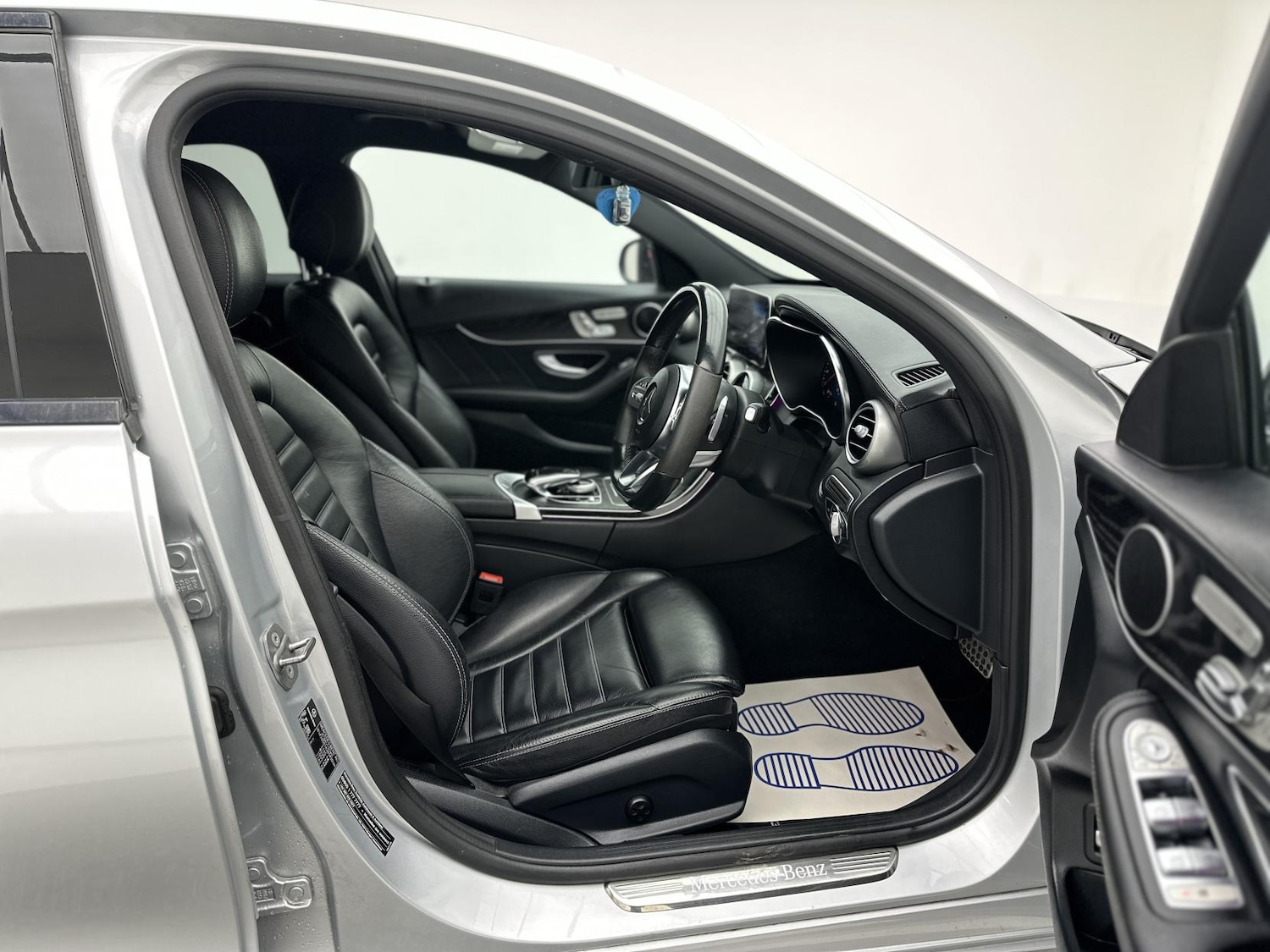 Used Mercedes-Benz C Class 2020 for sale - 77385618: Photo 15