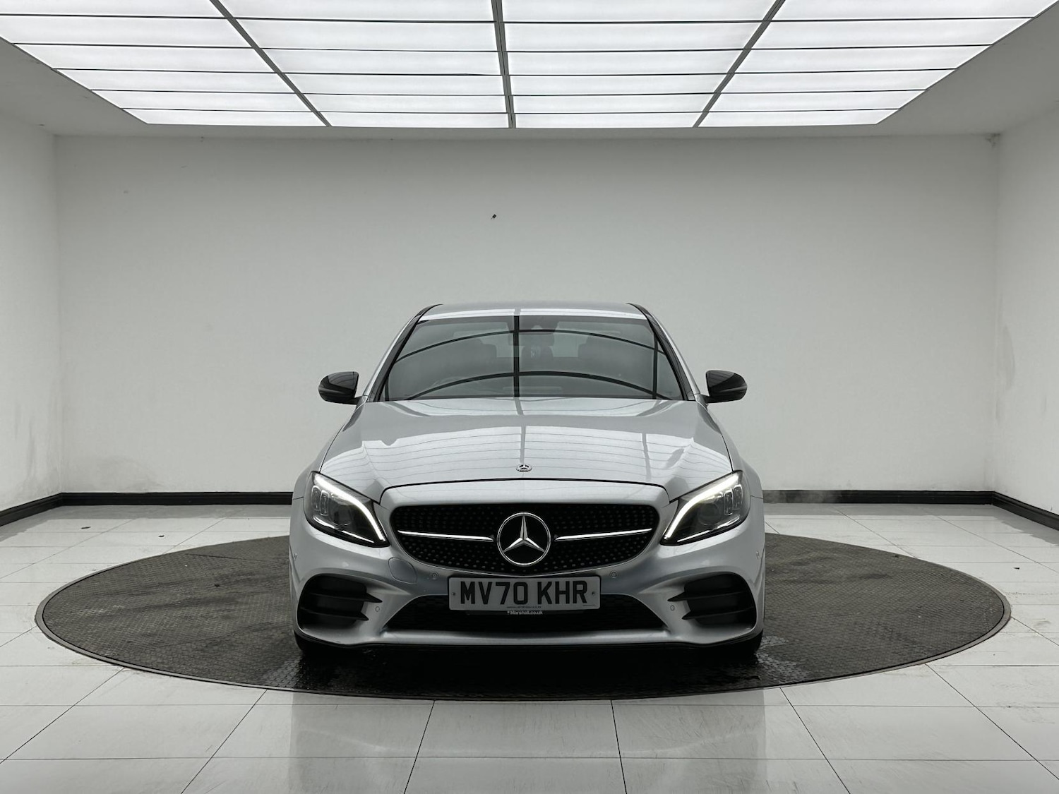 Used Mercedes-Benz C Class 2020 for sale - 77385618: Photo 2