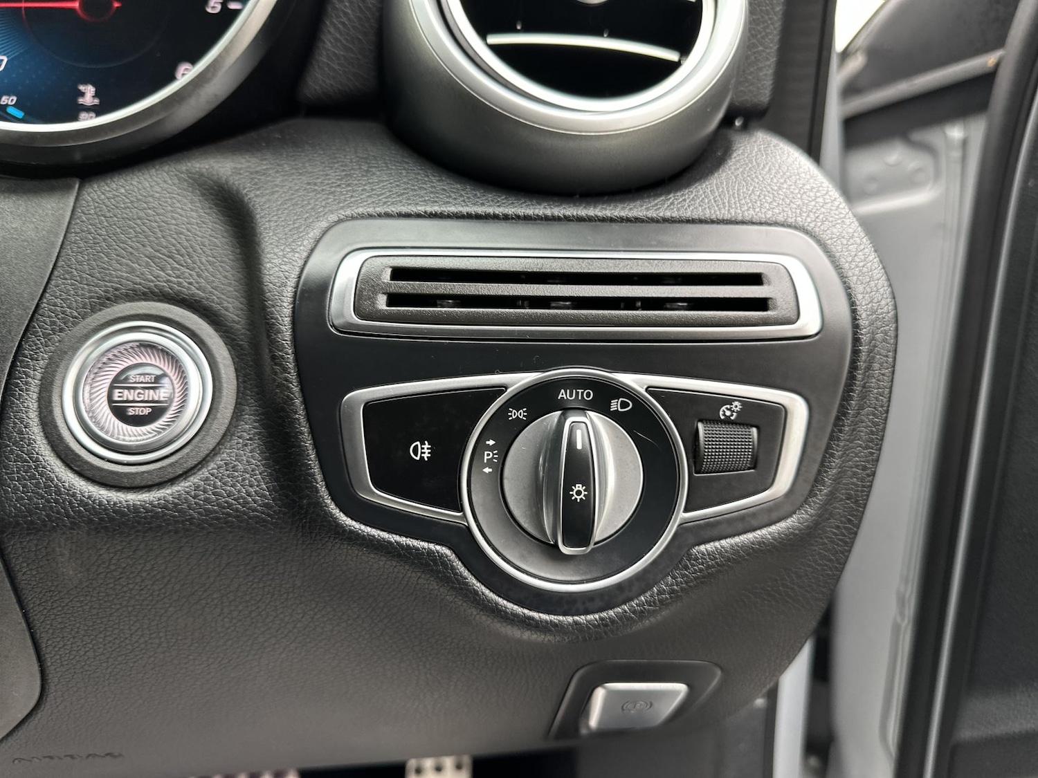 Used Mercedes-Benz C Class 2020 for sale - 77385618: Photo 41