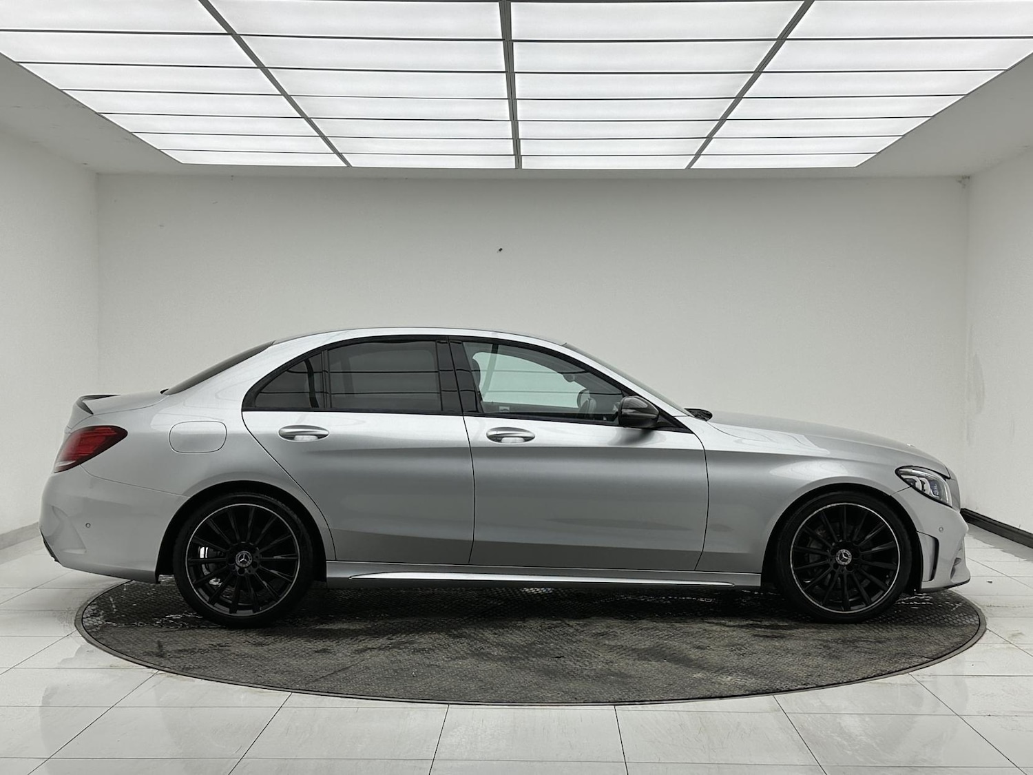 Used Mercedes-Benz C Class 2020 for sale - 77385618: Photo 9