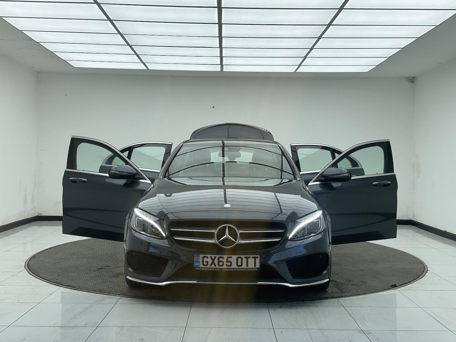 Used Mercedes-Benz C Class 2015 for sale - 77934609: Photo 10