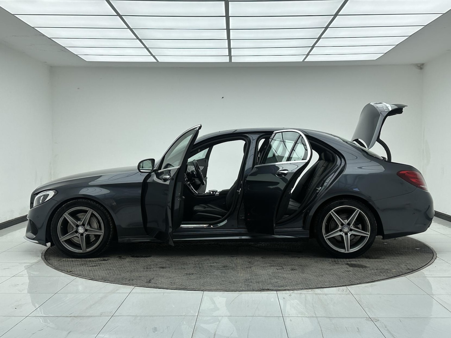 Used Mercedes-Benz C Class 2015 for sale - 77934609: Photo 11