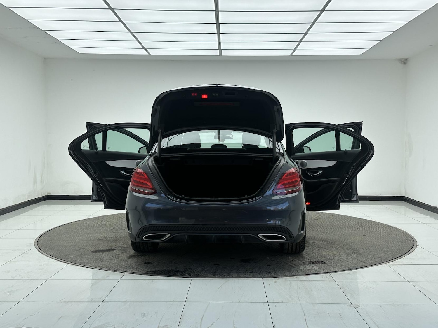 Used Mercedes-Benz C Class 2015 for sale - 77934609: Photo 12