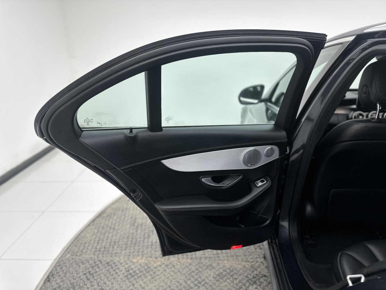 Used Mercedes-Benz C Class 2015 for sale - 77934609: Photo 25