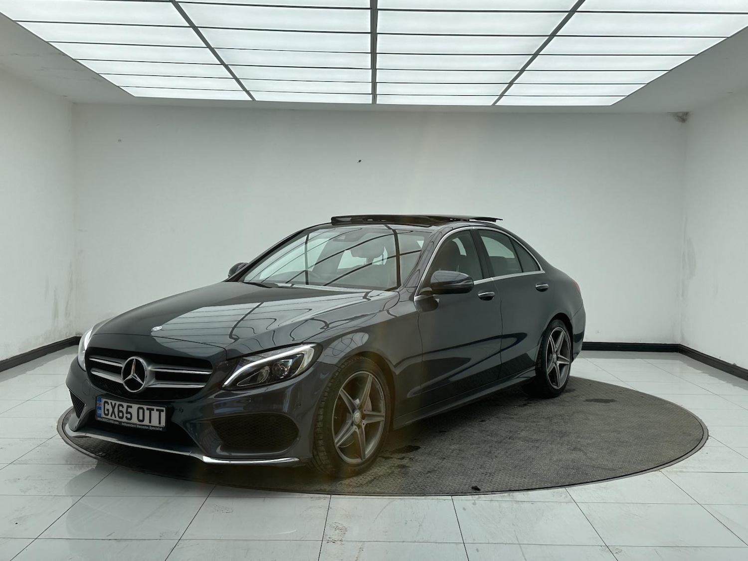 Used Mercedes-Benz C Class 2015 for sale - 77934609: Photo 3