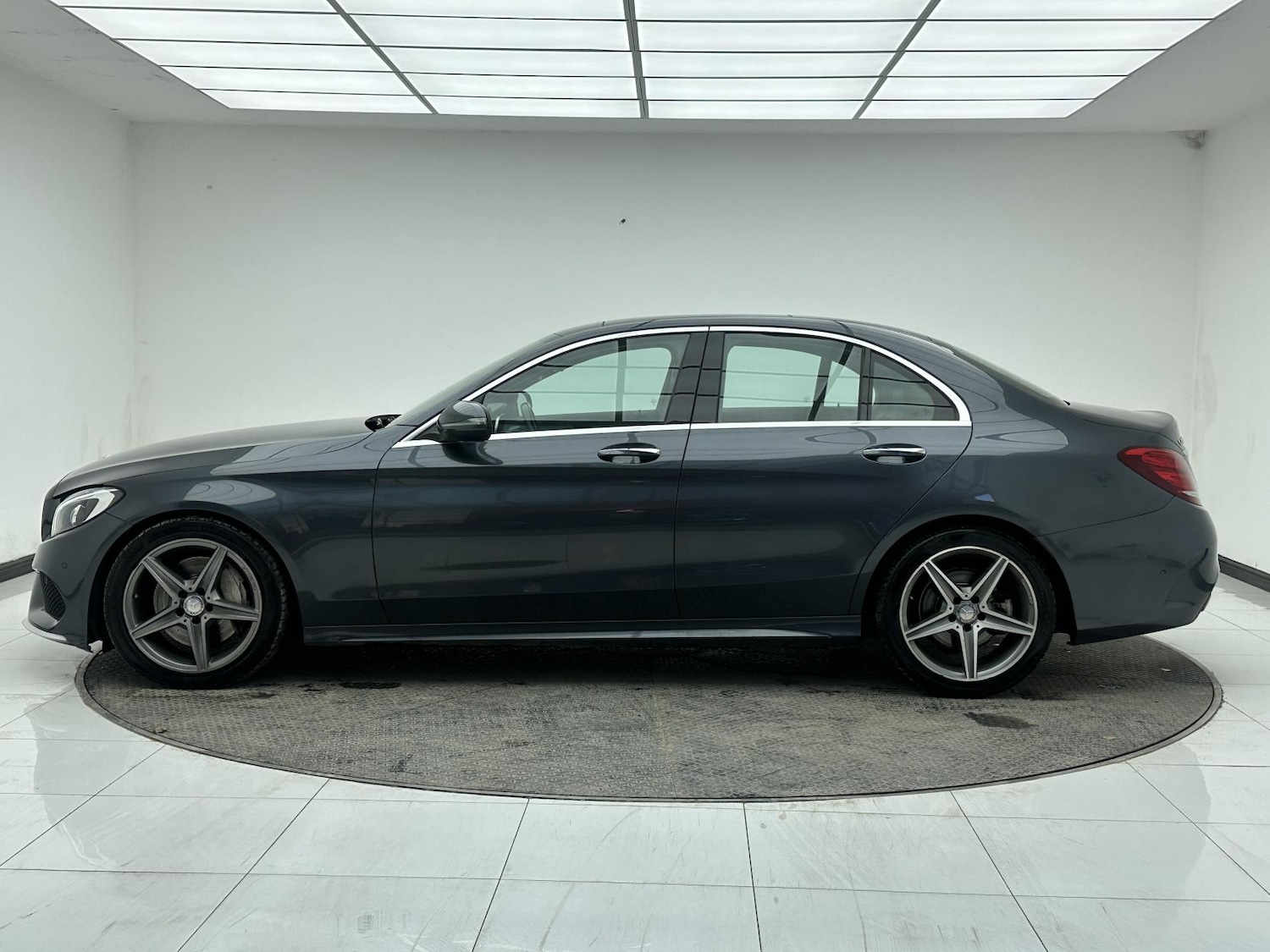 Used Mercedes-Benz C Class 2015 for sale - 77934609: Photo 4
