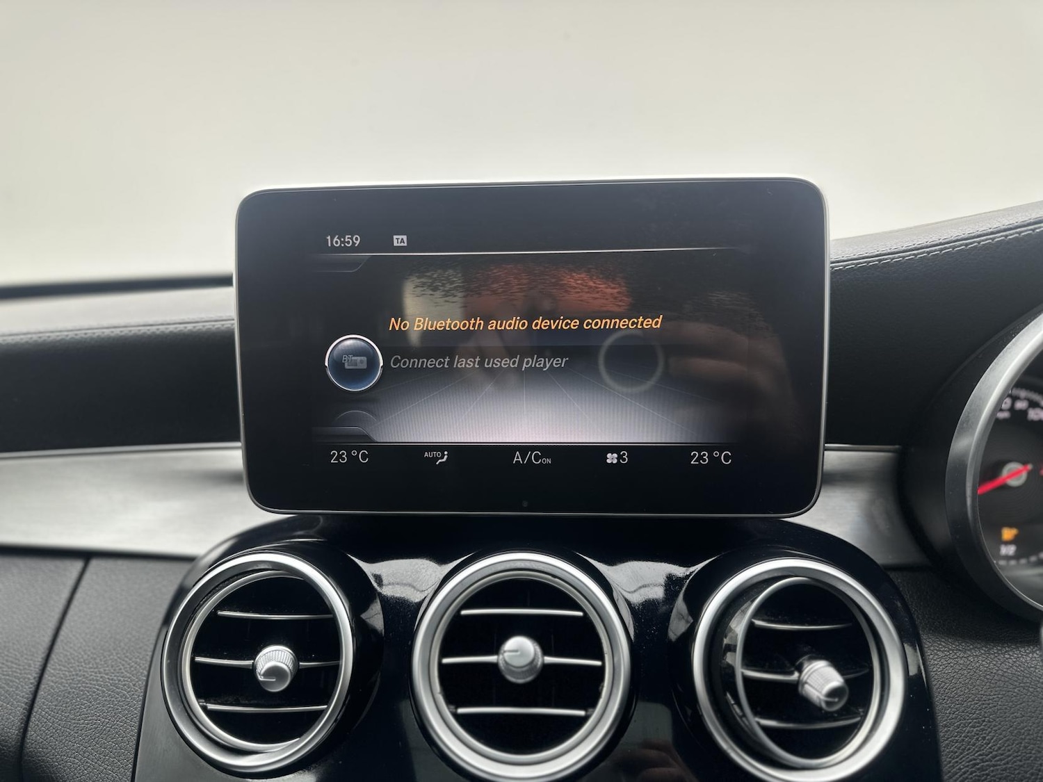 Used Mercedes-Benz C Class 2015 for sale - 77934609: Photo 44