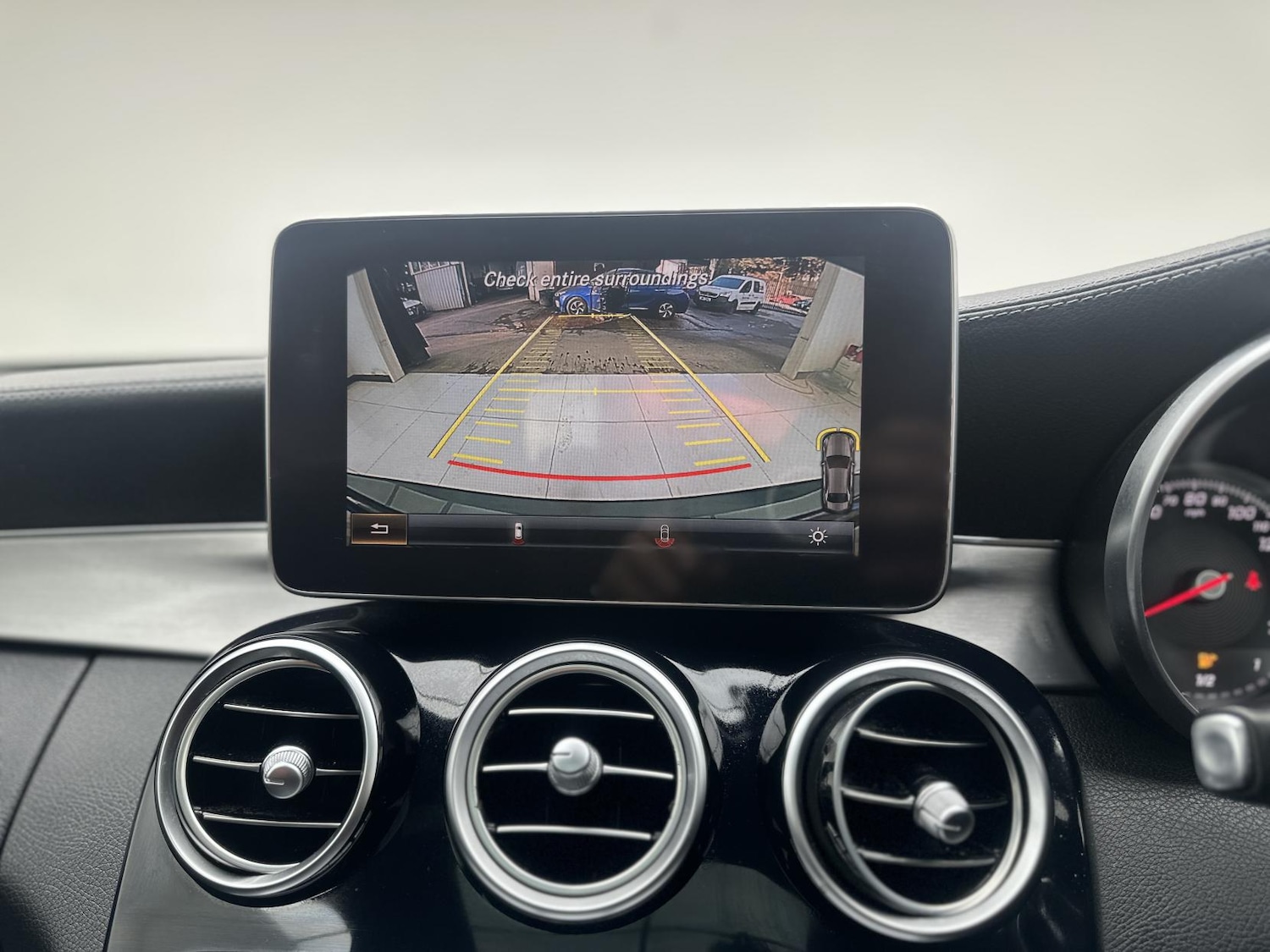 Used Mercedes-Benz C Class 2015 for sale - 77934609: Photo 45