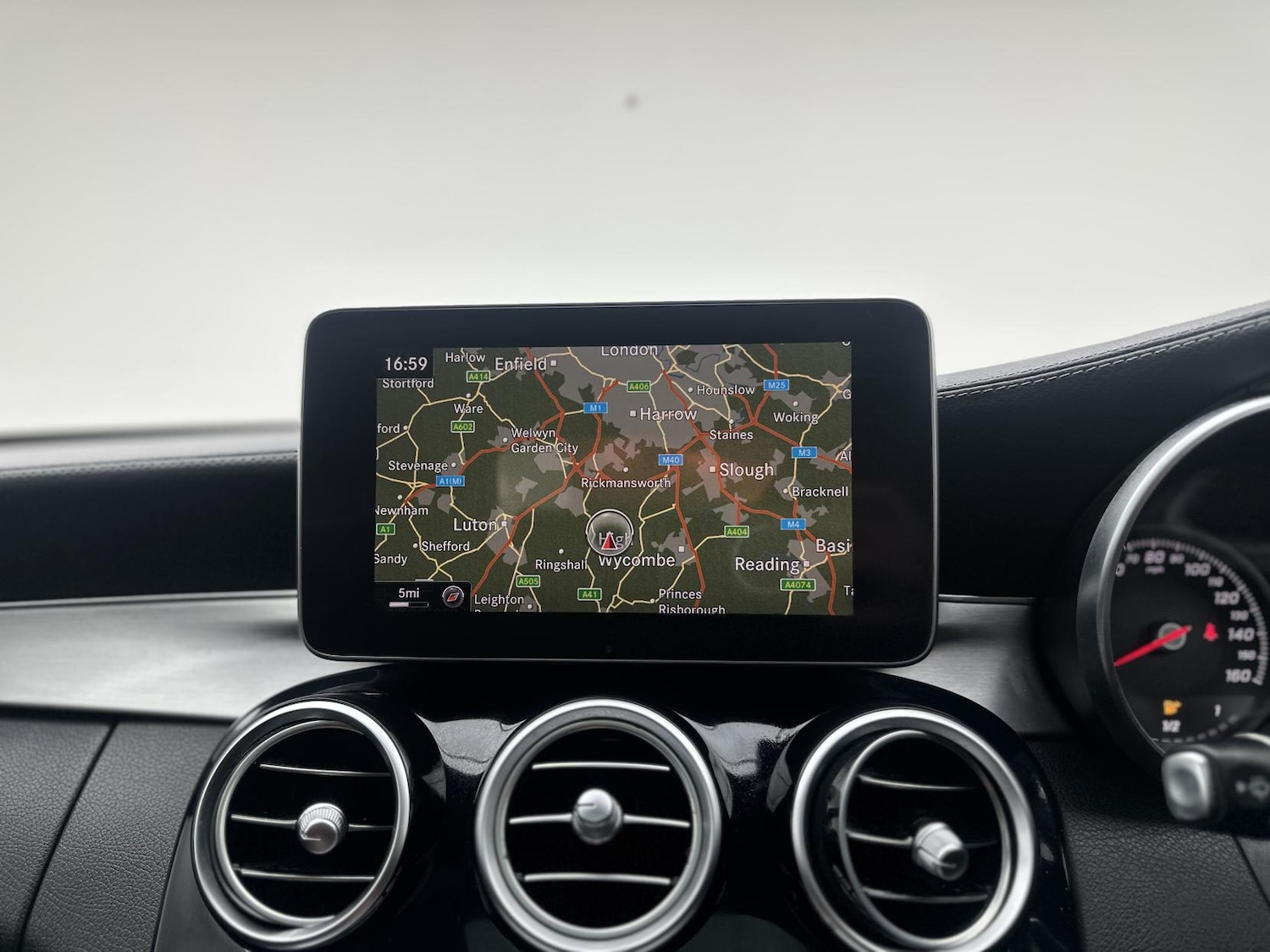 Used Mercedes-Benz C Class 2015 for sale - 77934609: Photo 46