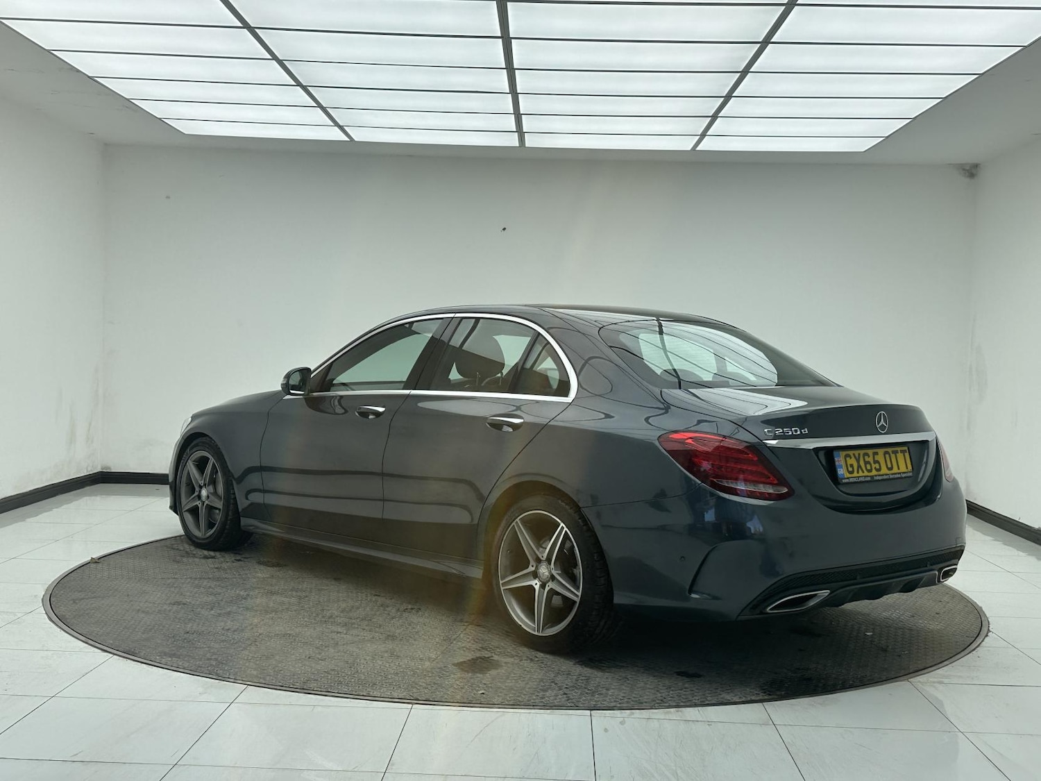 Used Mercedes-Benz C Class 2015 for sale - 77934609: Photo 5