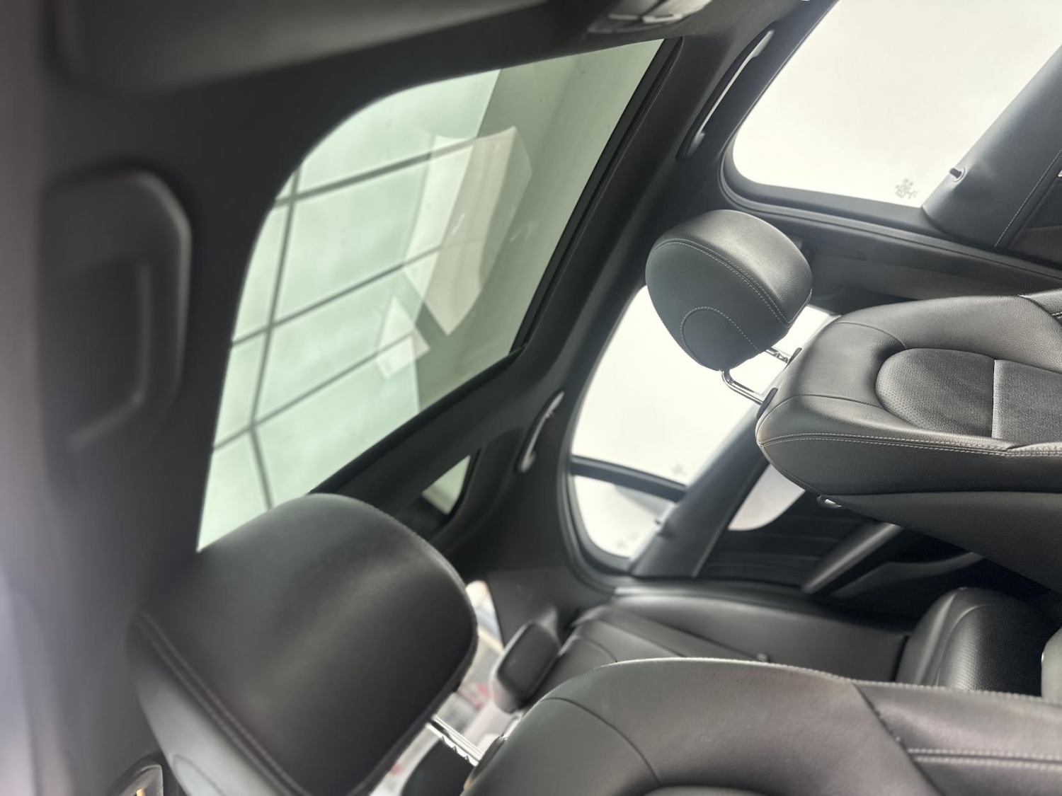 Used Mercedes-Benz C Class 2015 for sale - 77934609: Photo 56