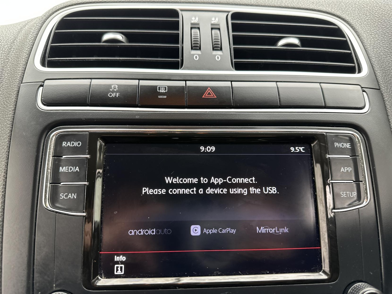 Used Volkswagen Polo 2013 for sale - 77519424: Photo 32