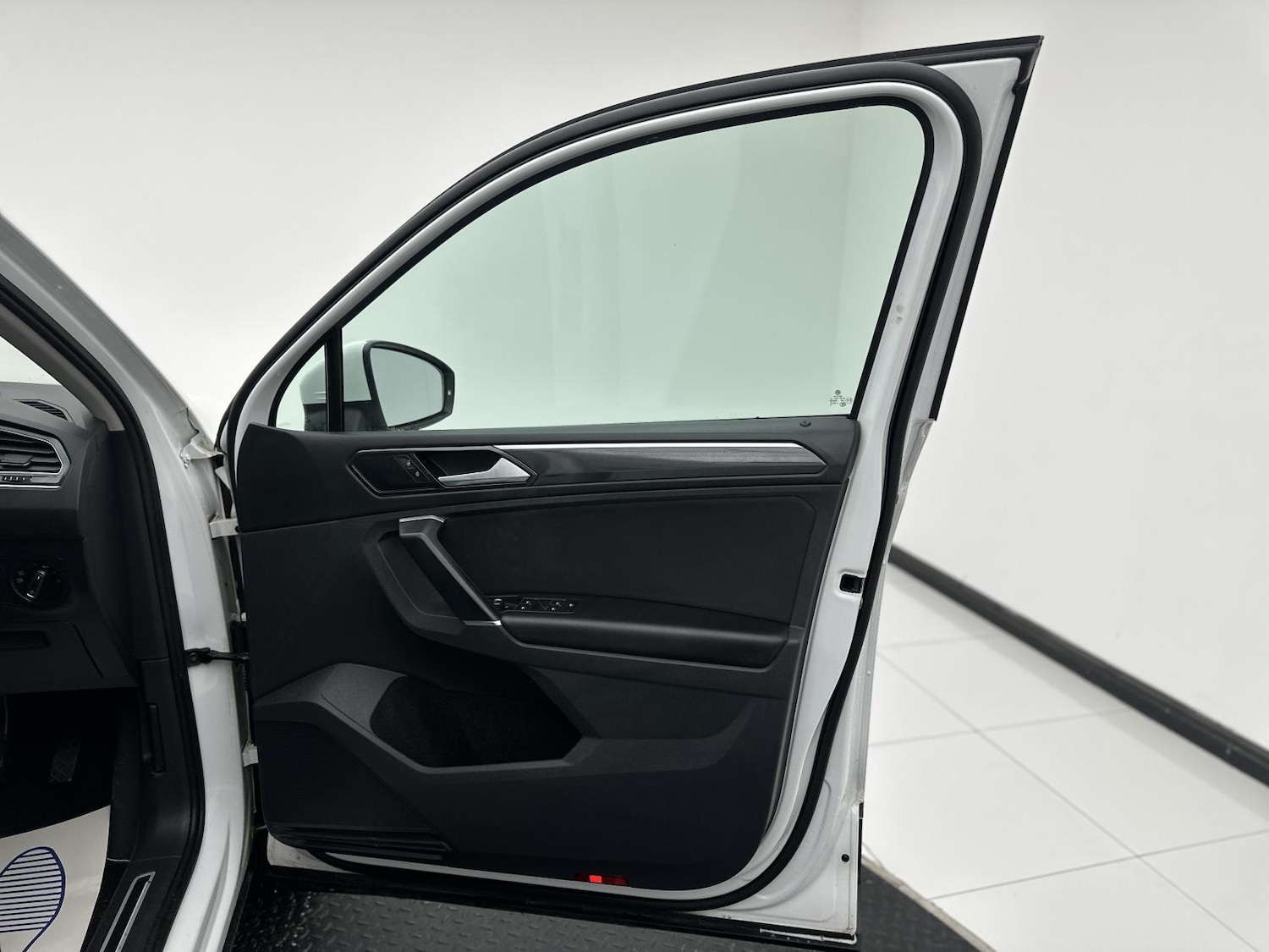 Used Volkswagen Tiguan 2018 for sale - 78190701: Photo 14