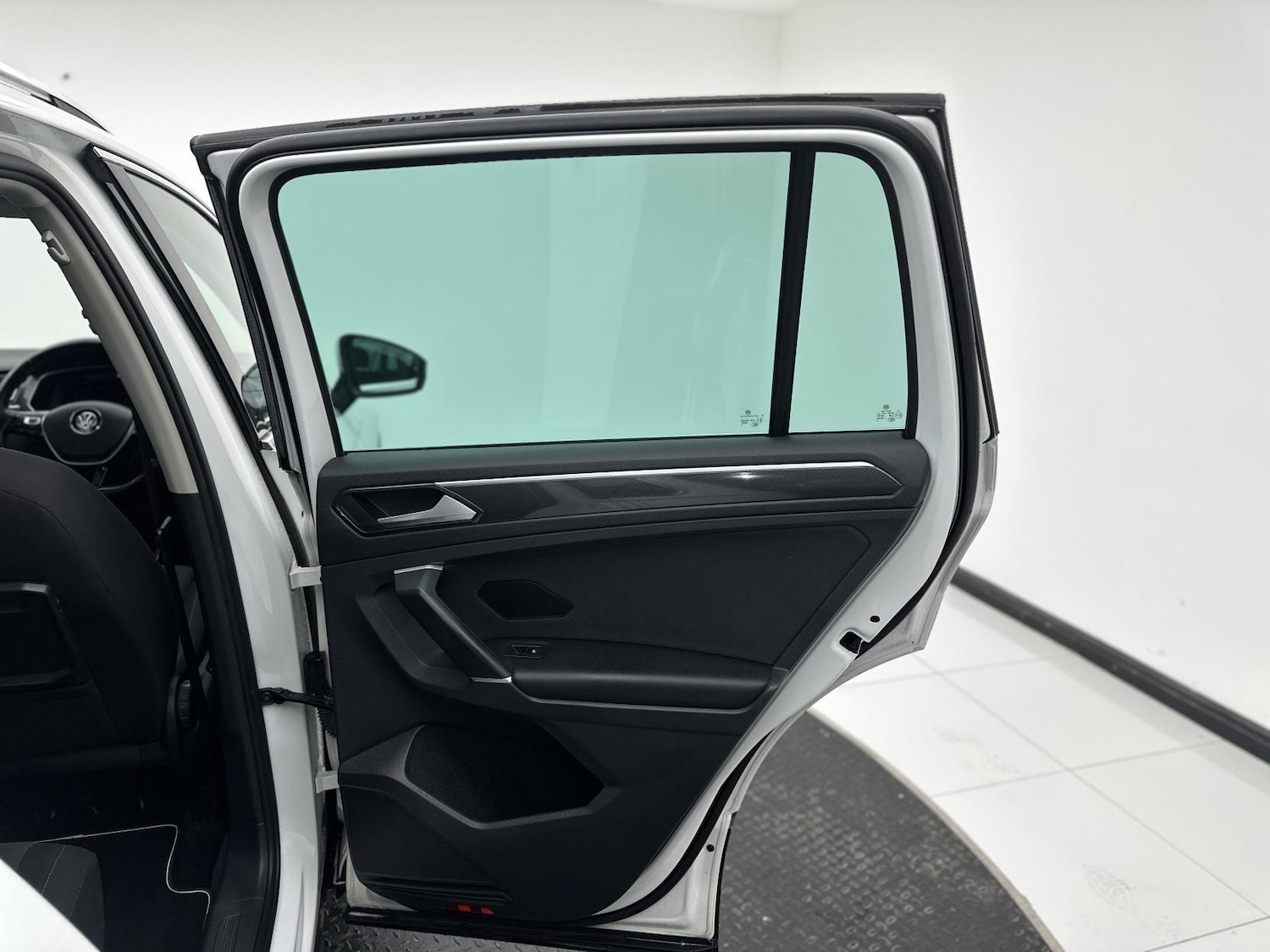 Used Volkswagen Tiguan 2018 for sale - 78190701: Photo 19