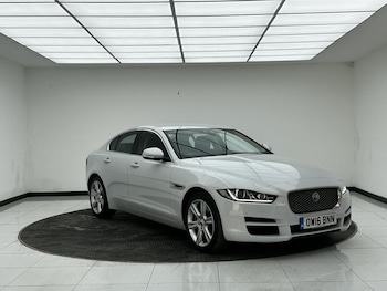 Used Jaguar XE 2016 for sale - 78736651: Photo