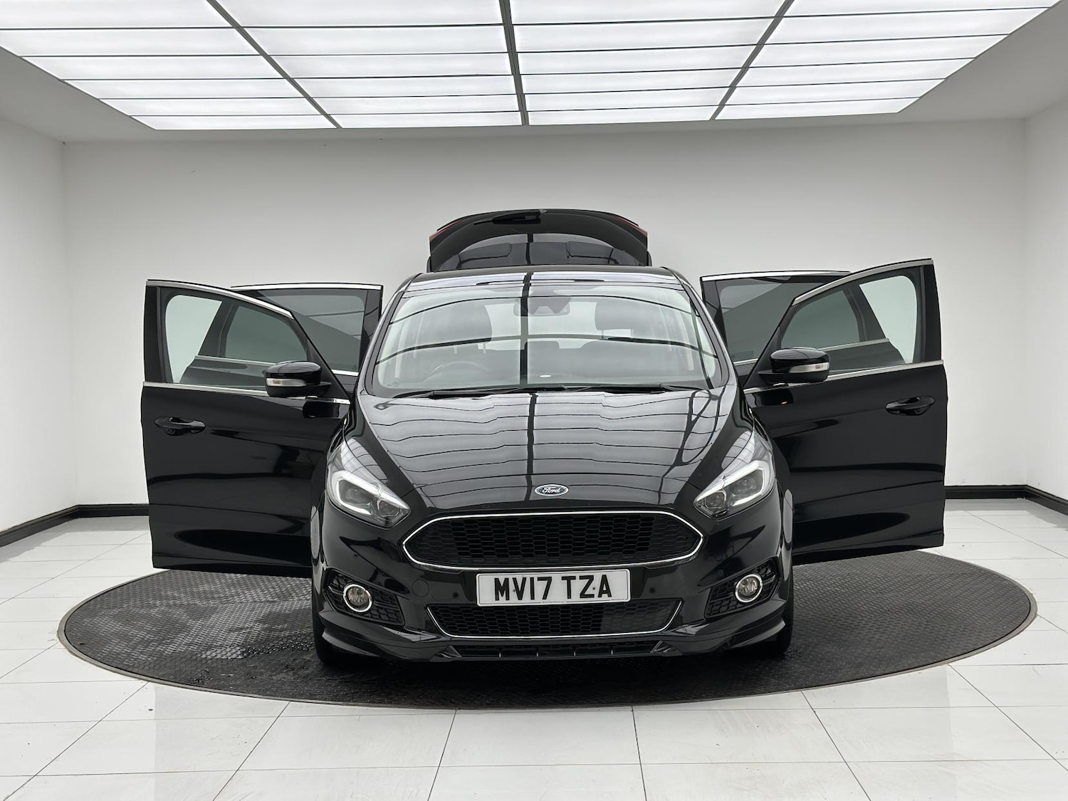 Used Ford S-Max 2017 for sale - 76304445: Photo 11