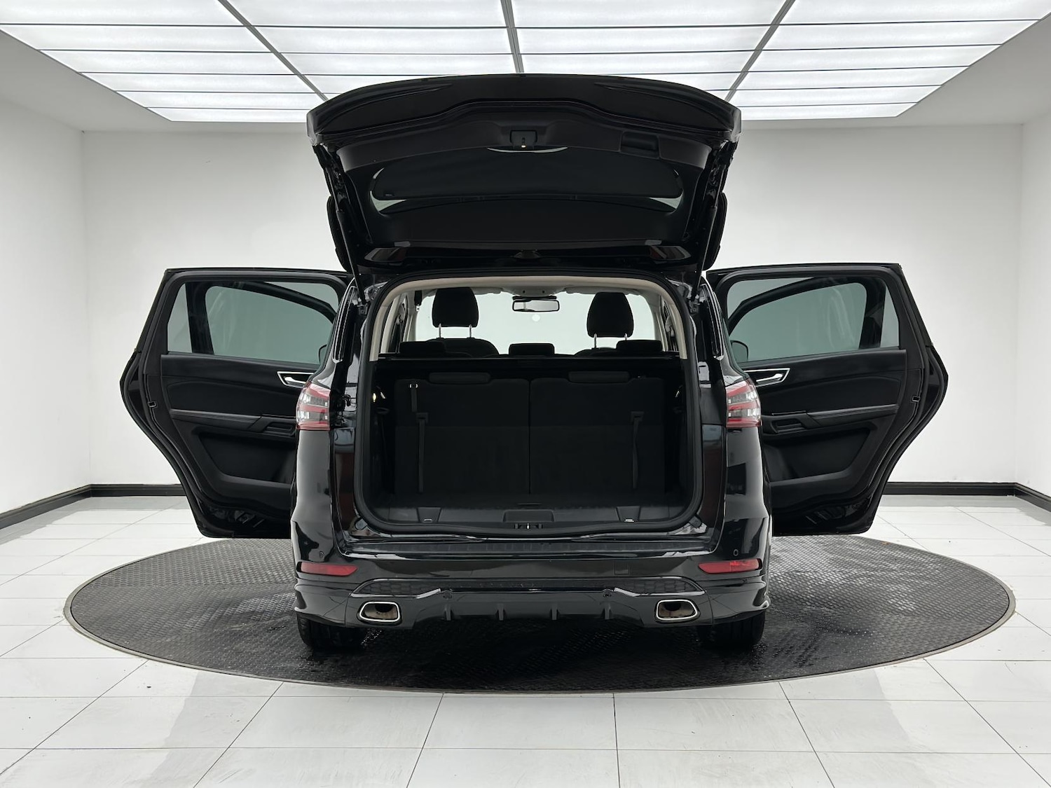 Used Ford S-Max 2017 for sale - 76304445: Photo 13