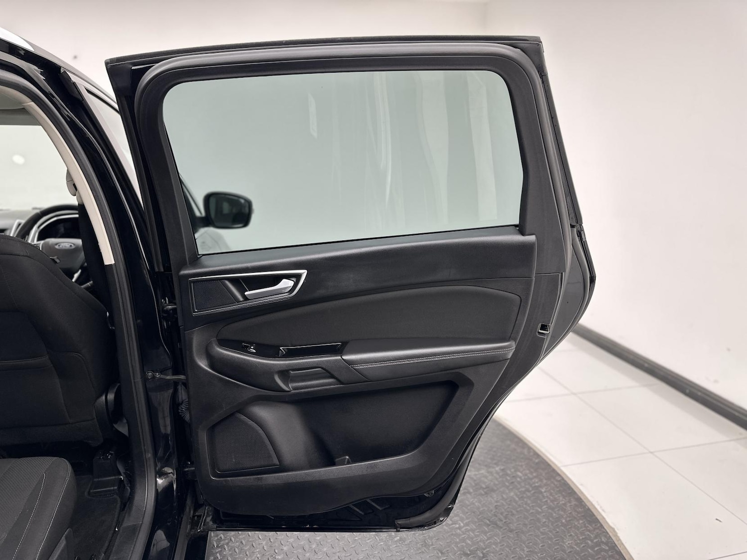 Used Ford S-Max 2017 for sale - 76304445: Photo 21