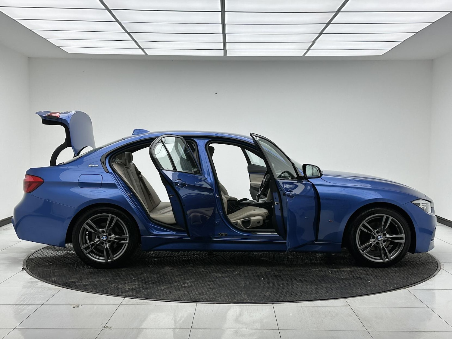 Used BMW 3 Series 2017 for sale - 76885277: Photo 13